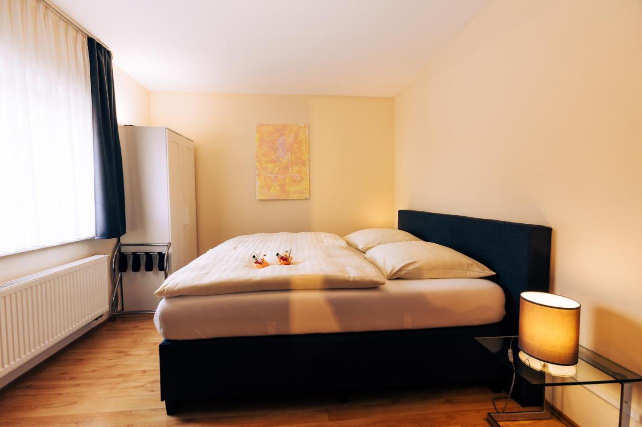 Hotel Restaurant Zagreb Кельн Екстер'єр фото