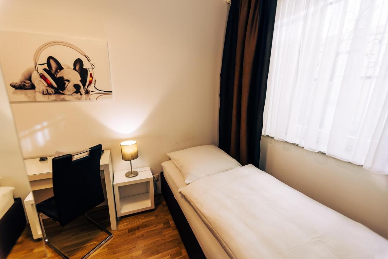 Hotel Restaurant Zagreb Кельн Екстер'єр фото