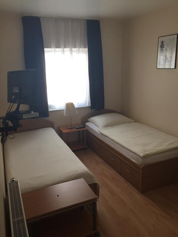 Hotel Restaurant Zagreb Кельн Екстер'єр фото
