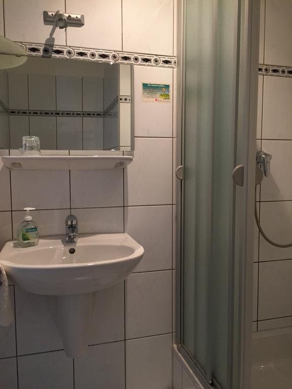 Hotel Restaurant Zagreb Кельн Екстер'єр фото