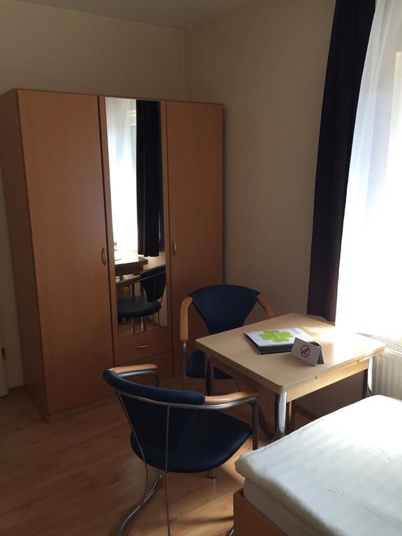 Hotel Restaurant Zagreb Кельн Екстер'єр фото